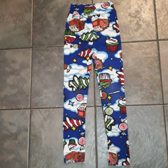 LuLaRoe Other - Xmas Leggings Lularoe L/XL Snow blue red white